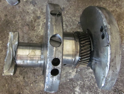 Коленвал двигателя ЯМЗ 238 сломался пополам благодаря жопникам.